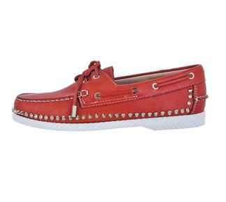 Christian Louboutin يطلق تشكيلة مميزة من الأحذية والحقائب لربيع وصيف 2013